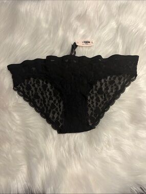 NWT Victoria’s Secret Black Lace Bikini Panty hearts M